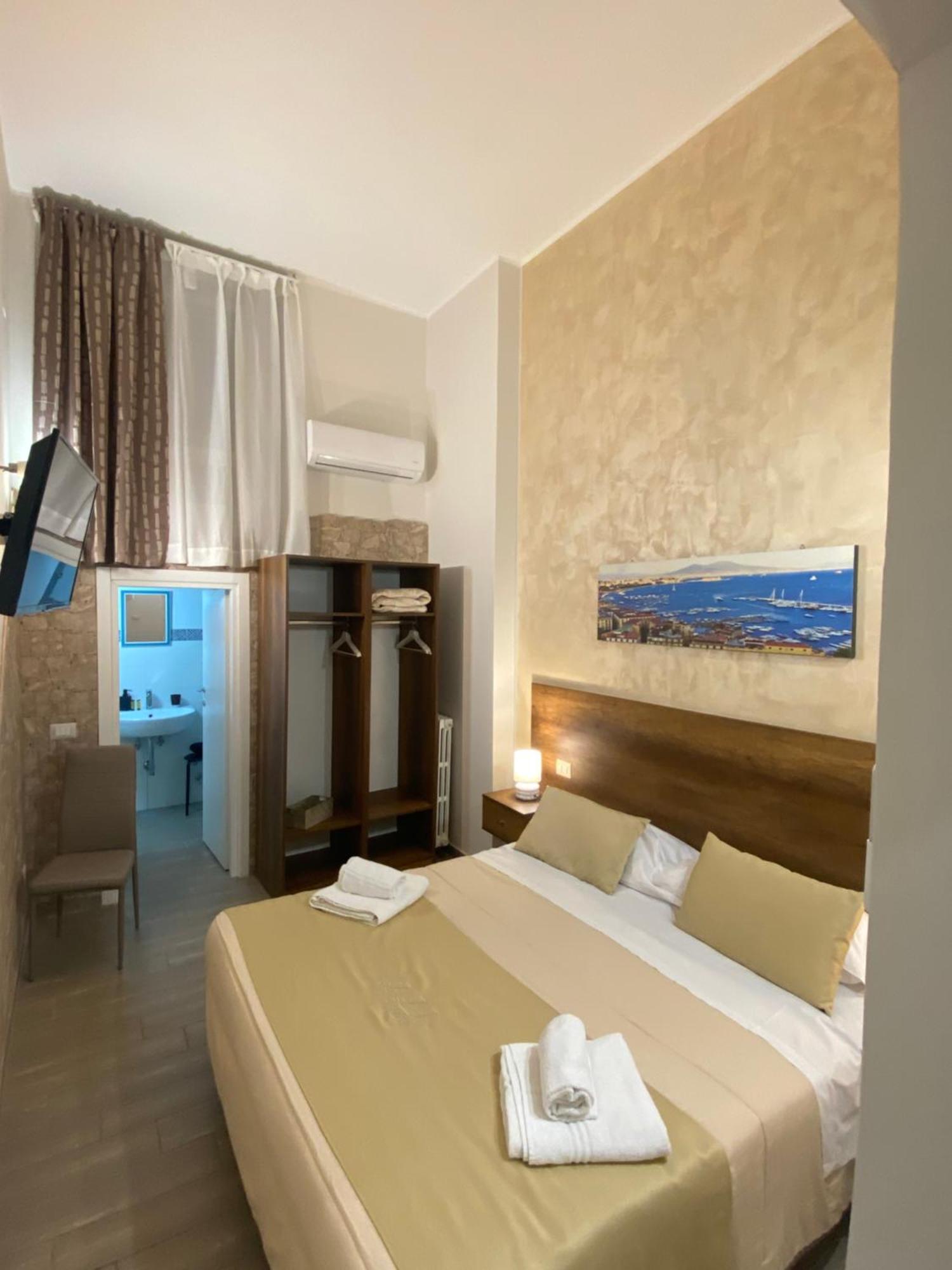 La Dimora Dei Borboni Bed & Breakfast เนเปิลส์ ภายนอก รูปภาพ