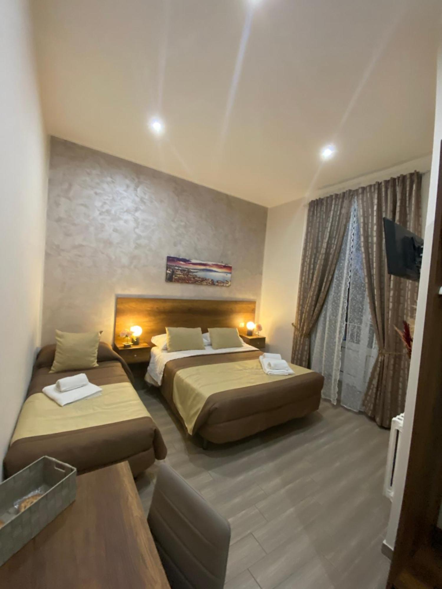 La Dimora Dei Borboni Bed & Breakfast เนเปิลส์ ภายนอก รูปภาพ
