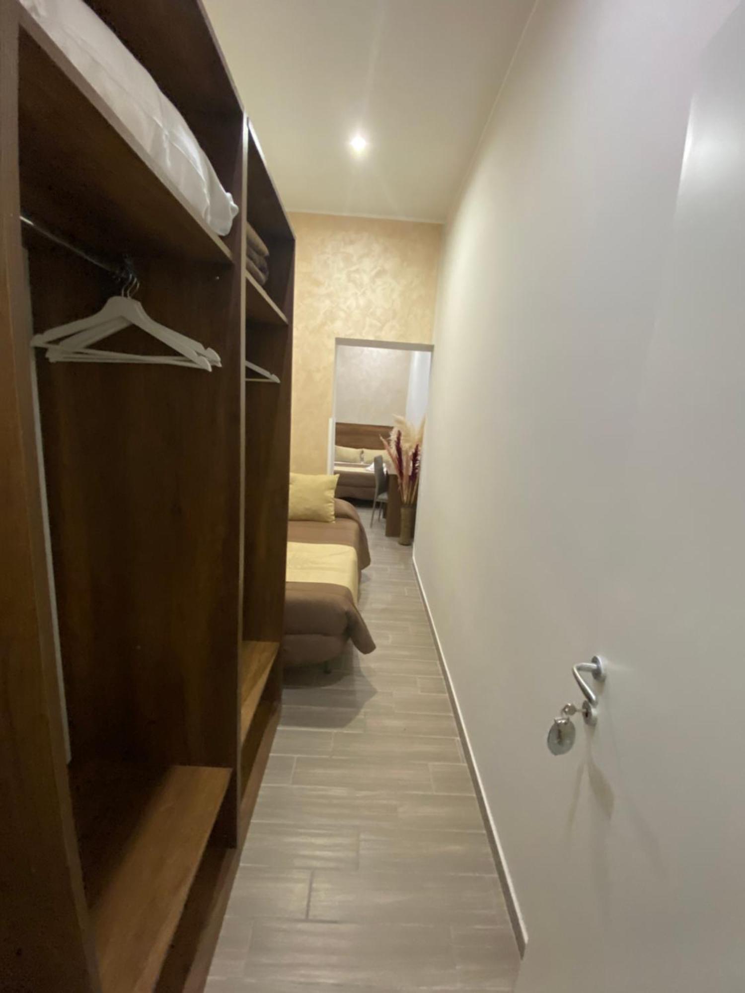 La Dimora Dei Borboni Bed & Breakfast เนเปิลส์ ภายนอก รูปภาพ