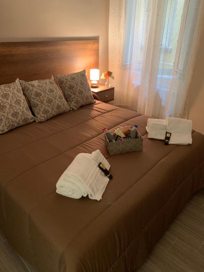 La Dimora Dei Borboni Bed & Breakfast เนเปิลส์ ภายนอก รูปภาพ